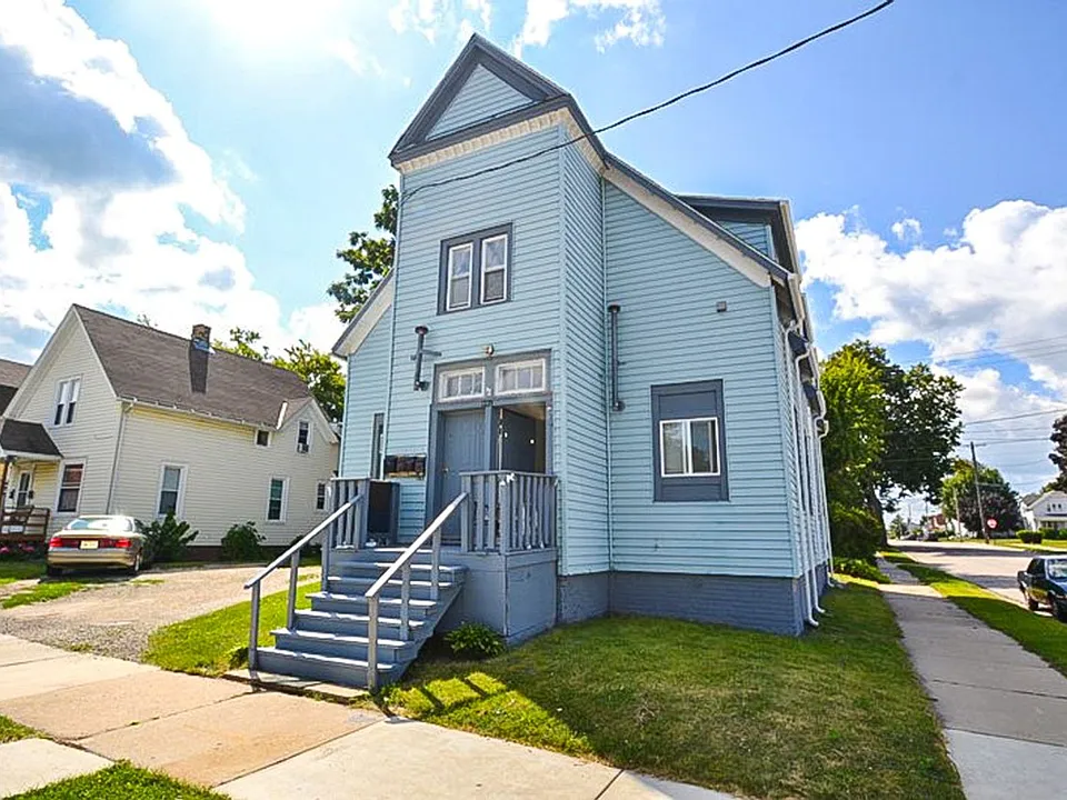 1235 Michigan Ave. (4 Unit)