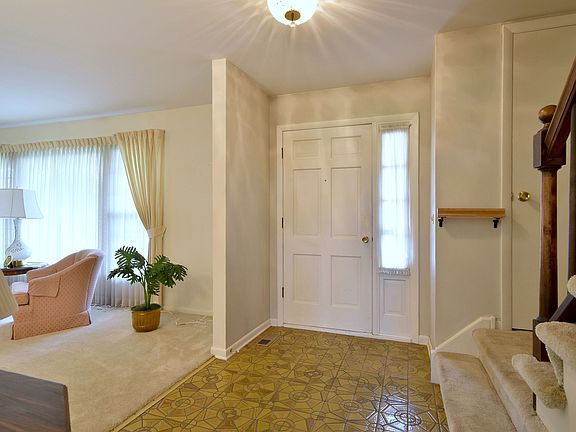 5th image of 1907 E Avon Ln