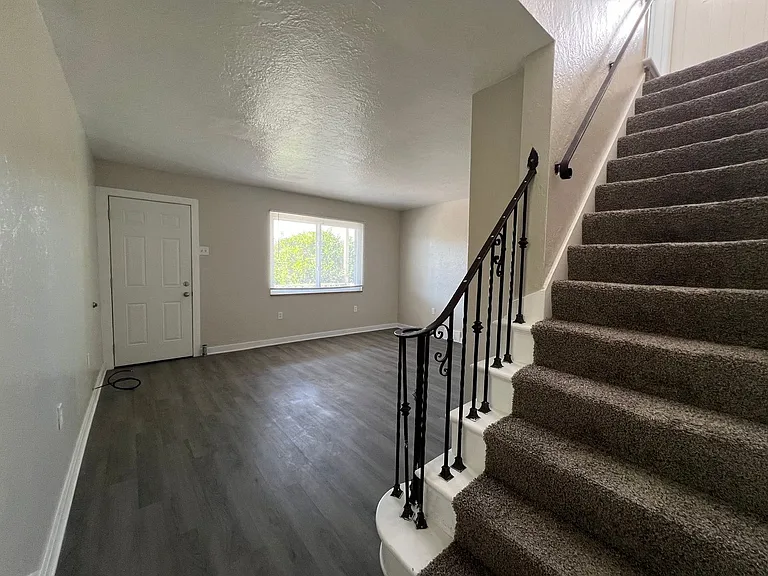 248 W 9th Ave — Photo 8