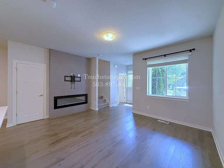 6527 SE Genrosa St — Photo 5