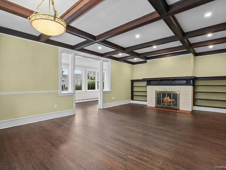 625 Lorraine St — Photo 3
