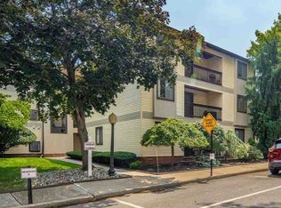 21 Green Valley Ct, Secaucus, NJ 07094