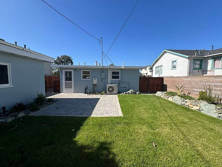 930 Anchor St — Photo 11