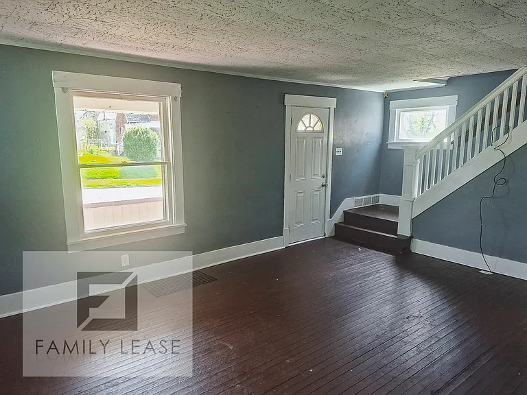 1100 Sherman Ave — Photo 4