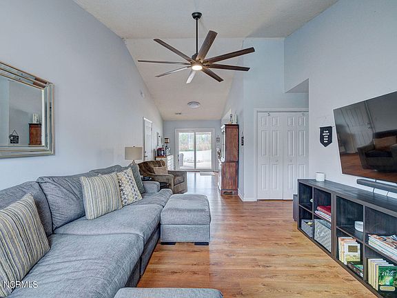 5th image of 4708 Weybridge Lane