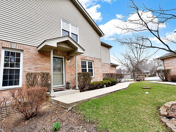 3rd image of 843 Rosebud Ct #843