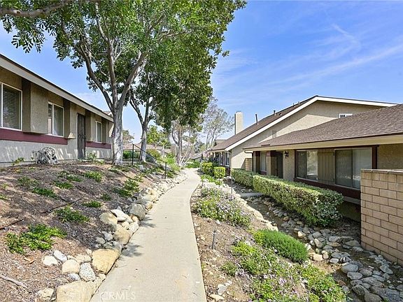 3rd image of 1633 Carmel Cir W