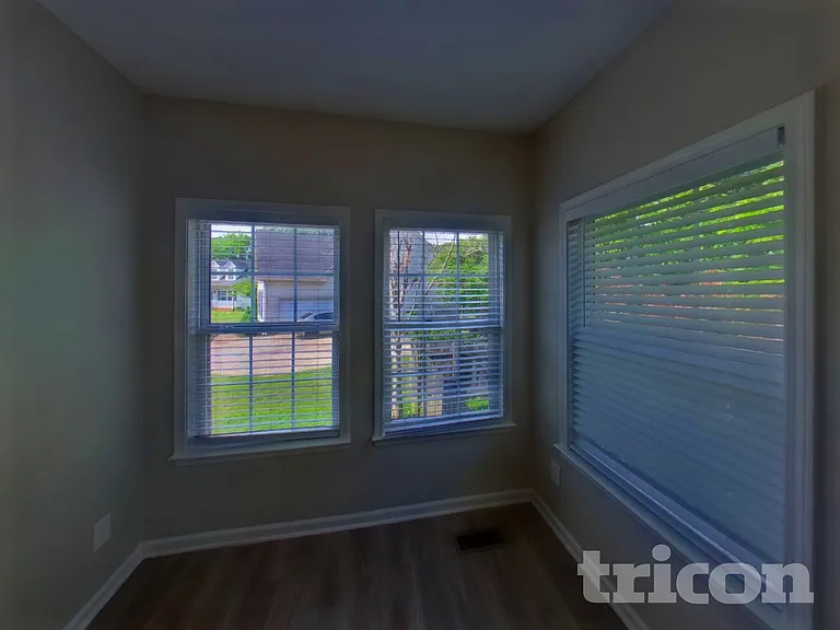 559 Heartland Ln — Photo 6