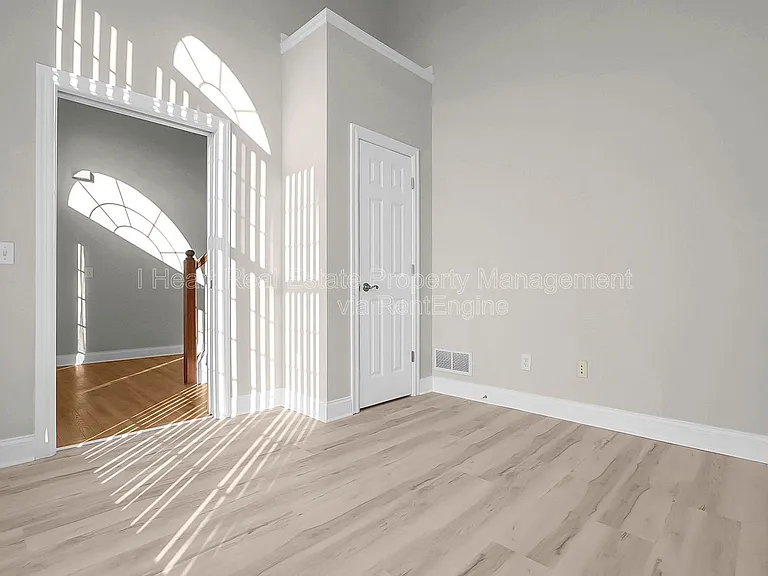 9580 Mission Dr — Photo 6