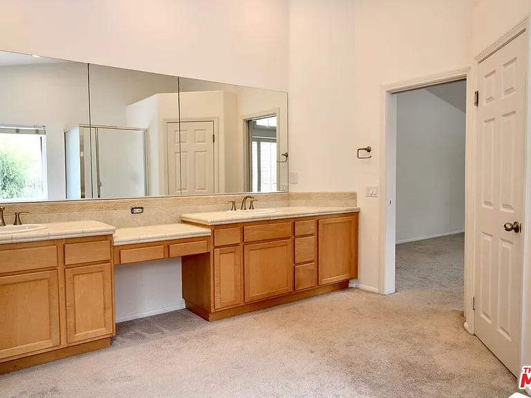 1124 Acapulco Ave — Photo 28