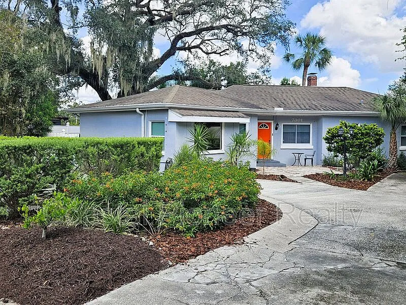3 bed, 2.0 bath, 1702 sqft, $2,850 — Photo 1