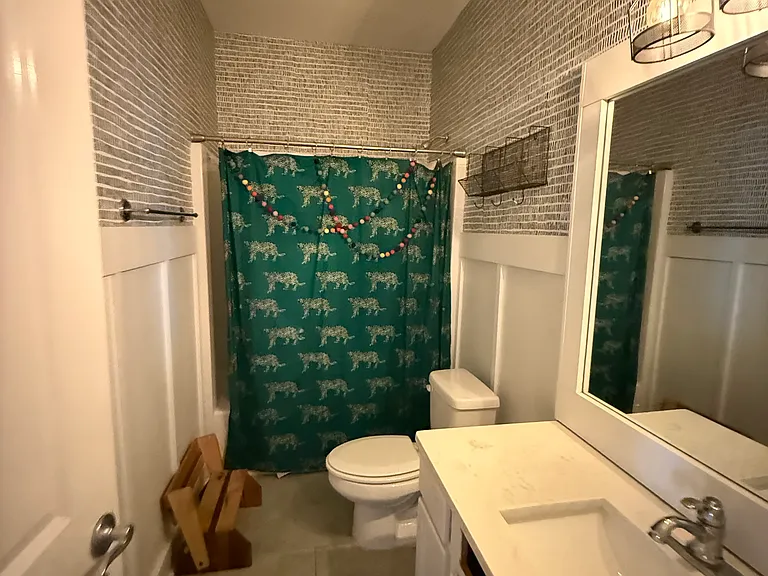 76 E Harborview Rd — Photo 5