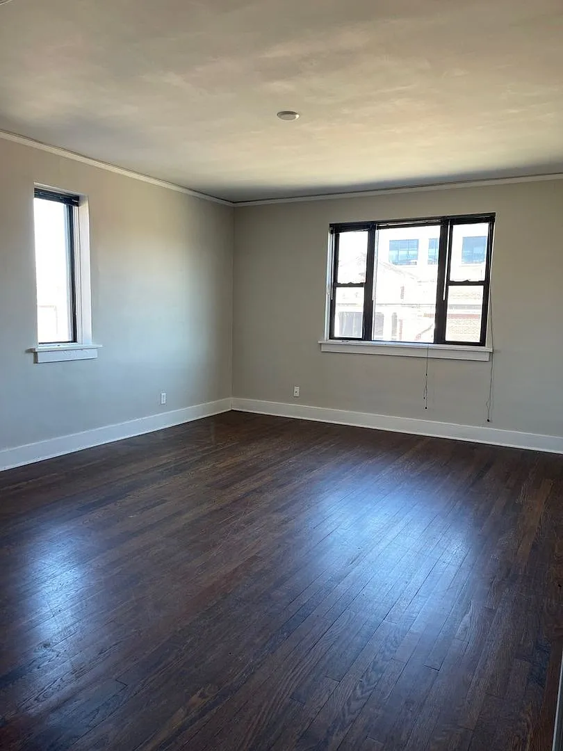 Nottingham (812 N 33rd St) — Photo 2