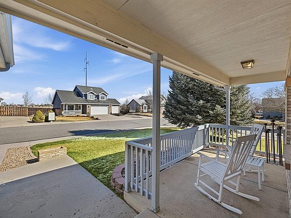 5th image of 938 Wisteria Dr