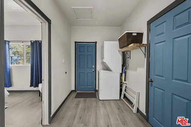 3611 Whiteside St — Photo 10
