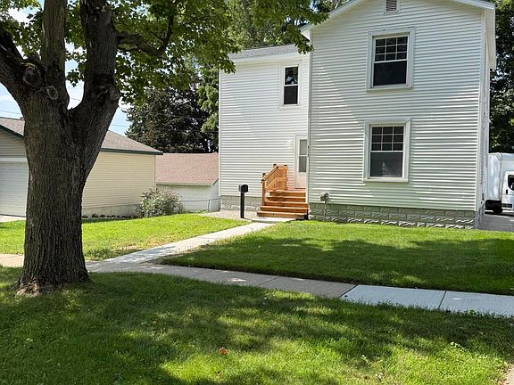 3rd image of 313 Morse St