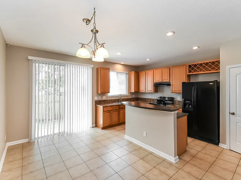 2326 Sunset Bluff Dr — Photo 7