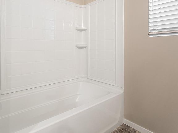 5th image of 10735 186th St E