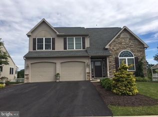 121 Stella Dr, Sinking Spring, PA 19608