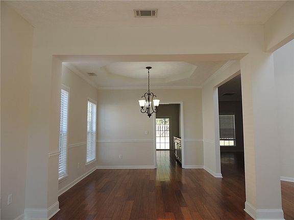 5th image of 7 Lincolnshire Ln