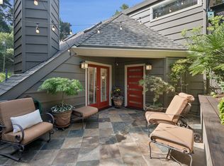 2929 Holyrood Dr, Oakland, CA
