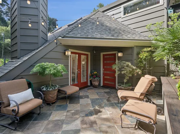 2929 Holyrood Dr, Oakland, CA 94611