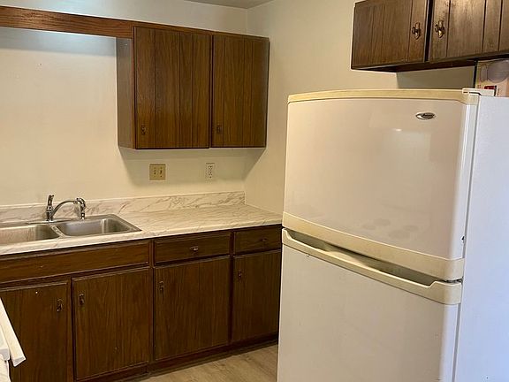 3rd image of 9 8th Ave NW APT 2