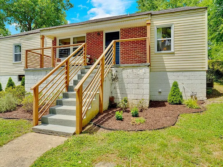 172 Lynda Cir — Photo 1