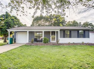 1465 Twin Trails Dr, Fenton, MO 63026