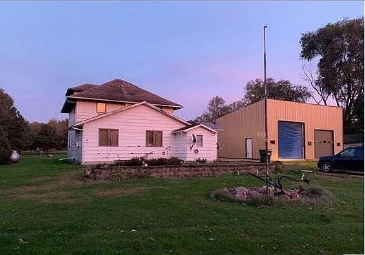 1st image of 142 1st Ave