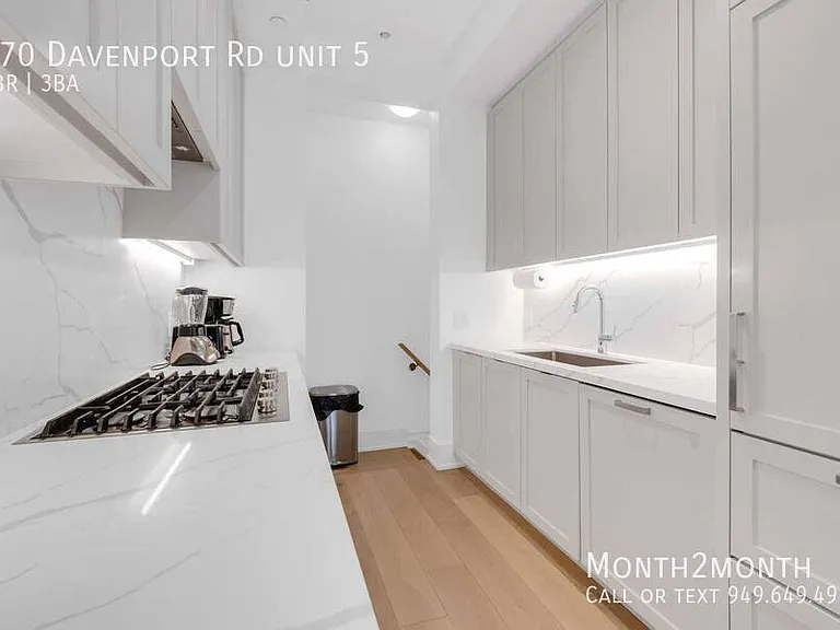 270 Davenport Rd #5 — Photo 14