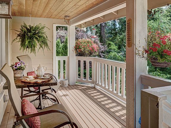 3rd image of 16532 Lemolo Shore Dr NE