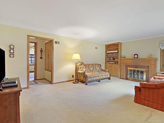 4th image of 6536 Pershing BOULEVARD