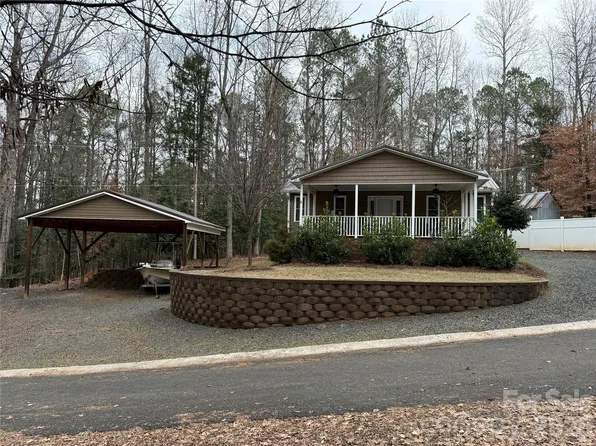 110 Indian Harbor Trl, Mount Gilead, NC 27306