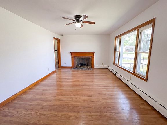 3rd image of 41 Hicks St