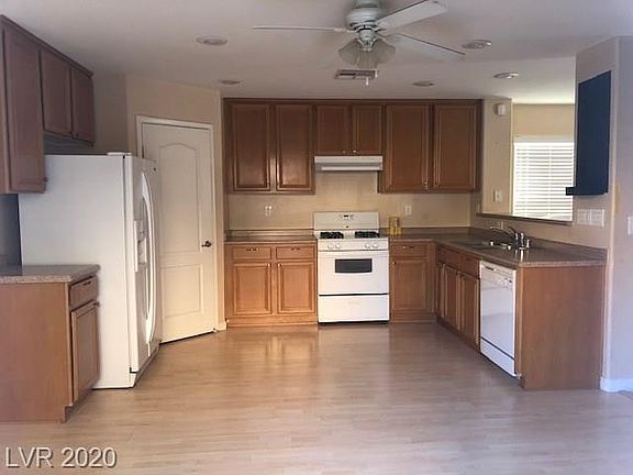 2nd image of 38 Summer Walk Ave