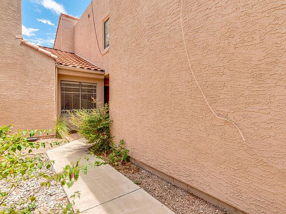 5th image of 1729 N Sierra Vista Dr