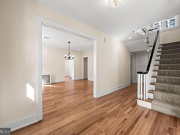 3rd image of 631 Bowman Ave