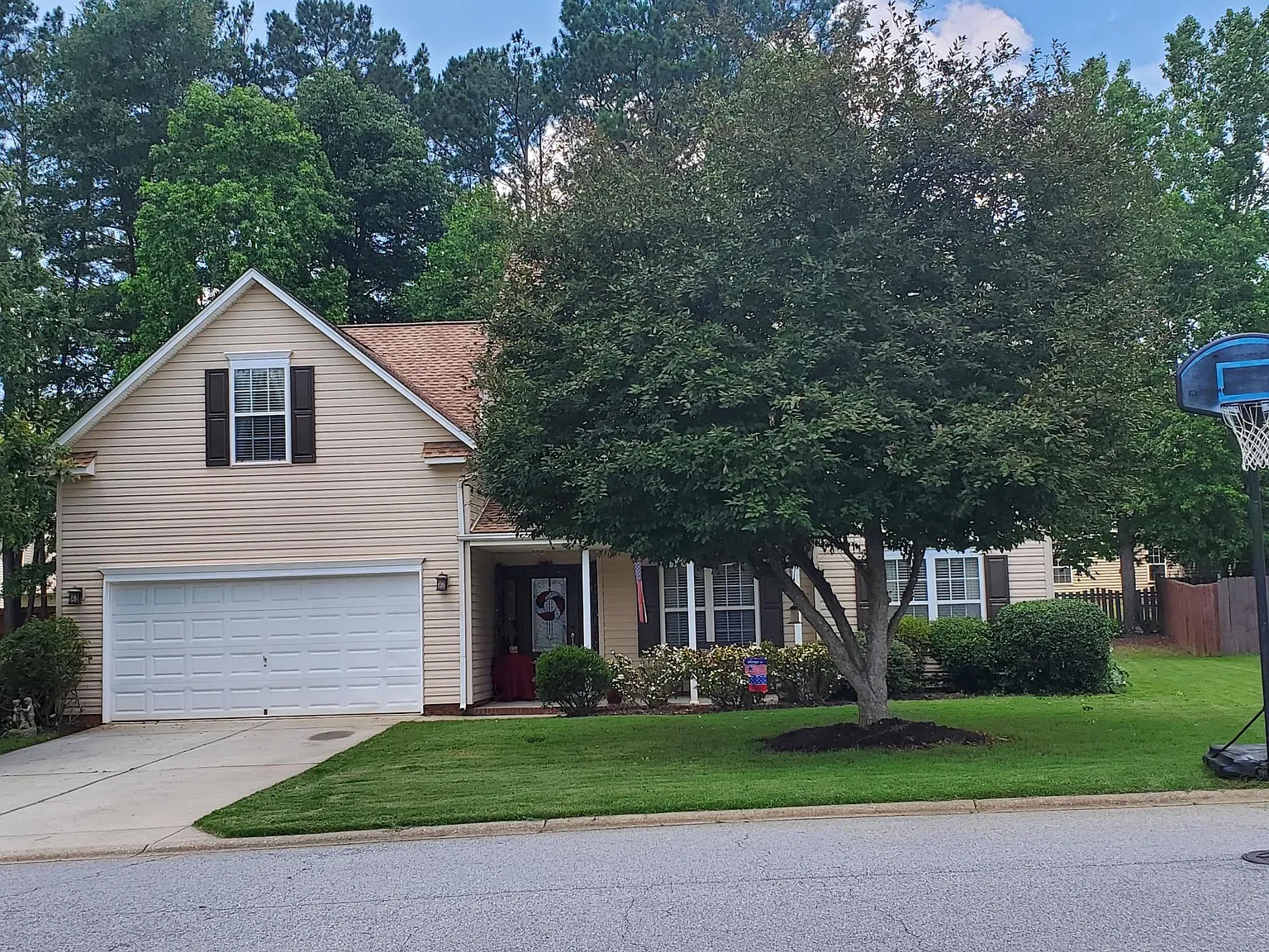 624 Chadwyck Dr — Photo 3