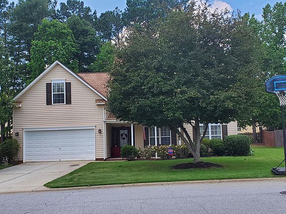 Front of the home has curbside appeal