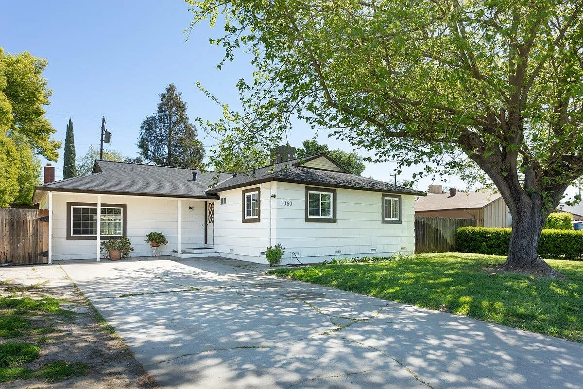 1060 Meadow Ave photo 1