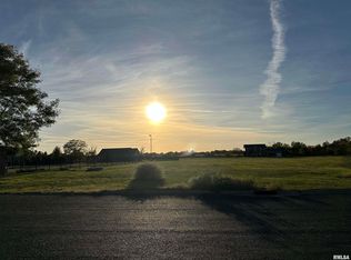 301 Savannah Ln, Washington, IL 61571