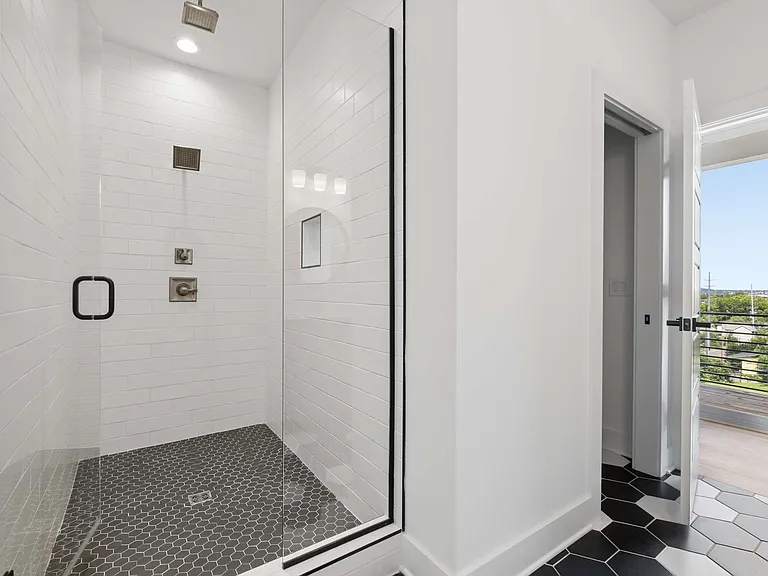 2225 Herman St — Photo 15
