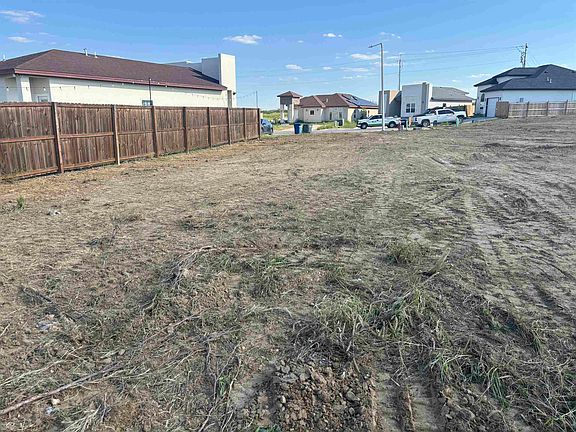 2nd image of 6904 Molinos Dr