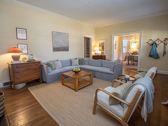 5th image of 2424 Monroe St