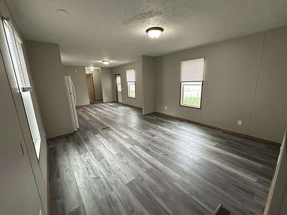 2nd image of 129 Hemlock Ct #129