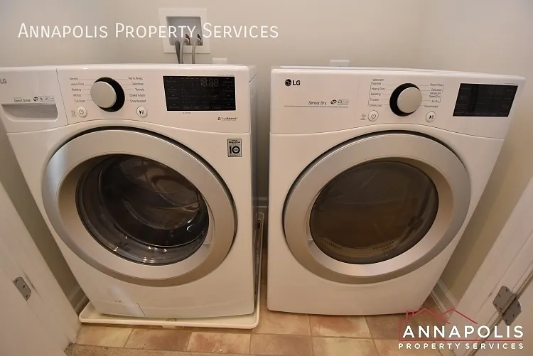 7827 Bakers Creek Ln — Photo 24