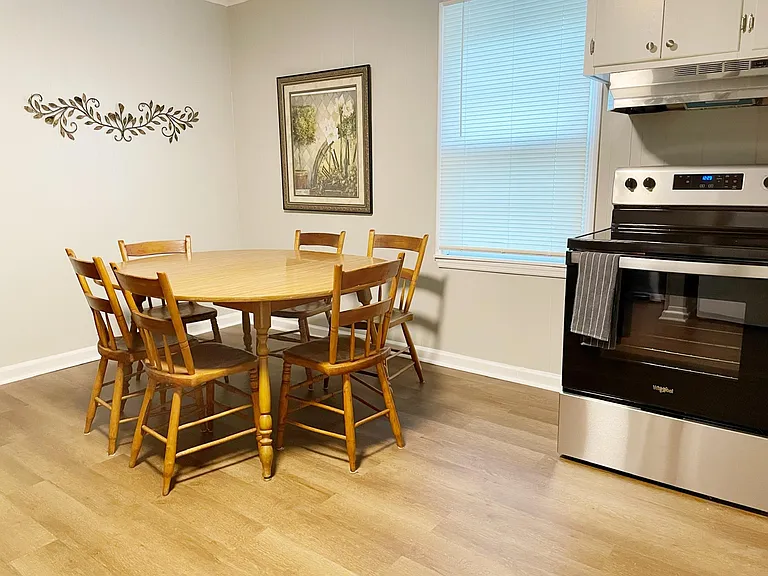2246 Kooken Ave SW — Photo 8