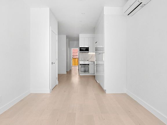 4th image of 473 Union St Floor 1