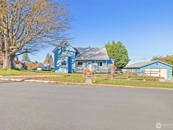 233 E 10th Street, Port Angeles, WA 98362